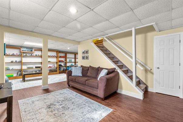 Interior, Recessed Lighting, Wood Texture Flooring