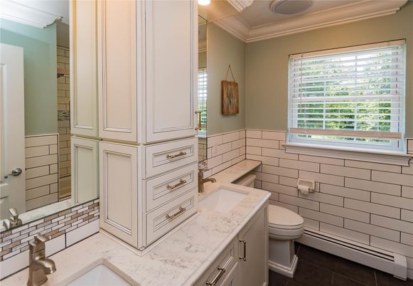 Bathroom, Interior, Recessed Lighting