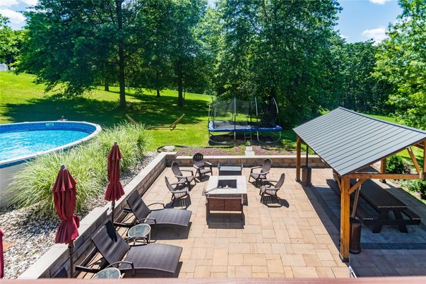 Exterior, Playground, Pool