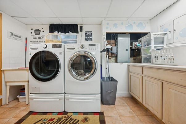Interior, Washer