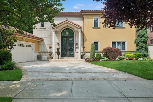 Attached, Exterior, Facade, Mediterranean