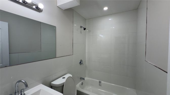 Bathroom, Interior, Recessed Lighting