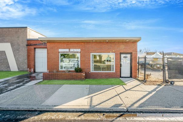 Attached, Exterior, Facade, Brick Facade, Modern