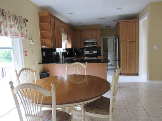 Dining room, Interior, Kitchen, Recessed Lighting, Stainless Steel Appliances