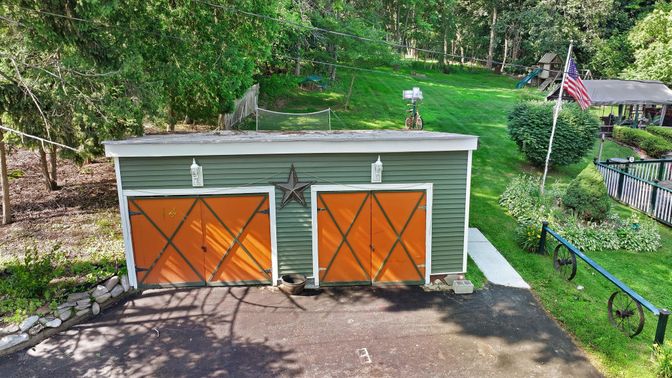 Detached Garage, Exterior