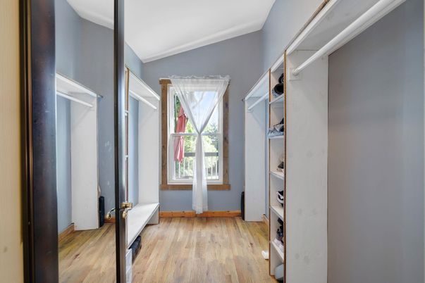 Interior, Walk-in Closets, Wood Texture Flooring