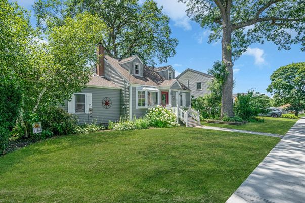 Backyard, Exterior, Facade, Cape Cod