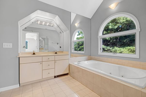 Bathroom, Dual Sink Vanities, Interior
