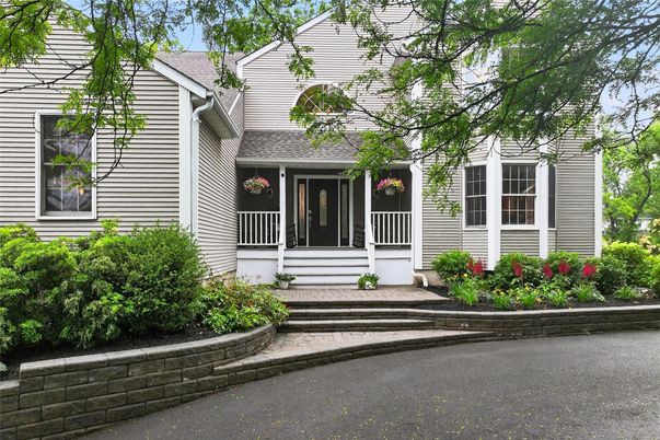 Exterior, Facade, Queen Anne Victorian