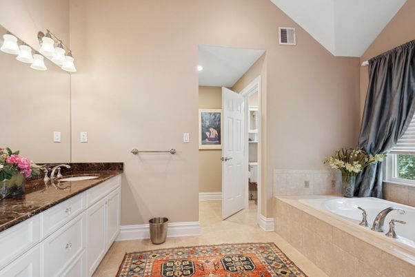 Bathroom, Dual Sink Vanities, Interior, Recessed Lighting