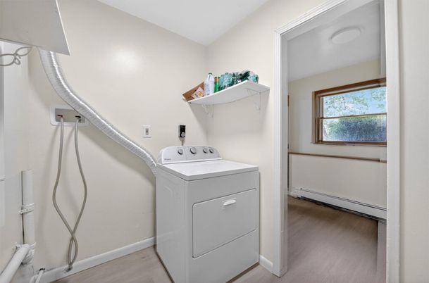 Interior, Utility Closets, Washer, Wood Texture Flooring