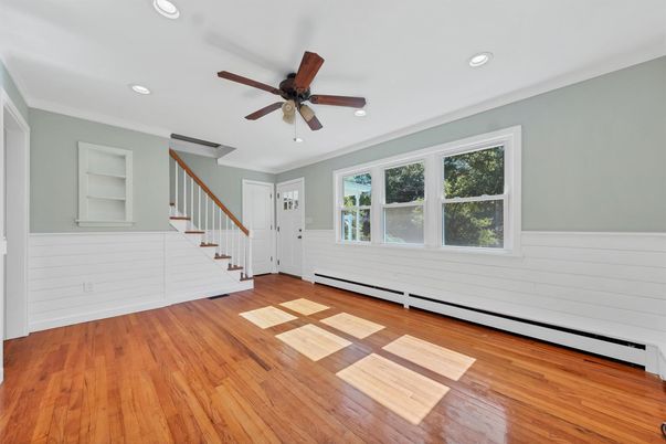 Empty room, Interior, Recessed Lighting, Wood Texture Flooring