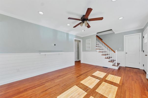 Empty room, Interior, Recessed Lighting, Wood Texture Flooring