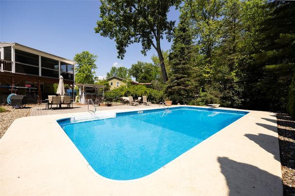 Exterior, Pool