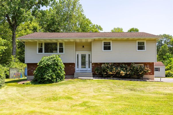 Attached, Exterior, Facade, Brick Facade, Raised Ranch