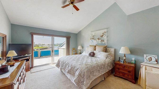 Bedroom, Interior, Water