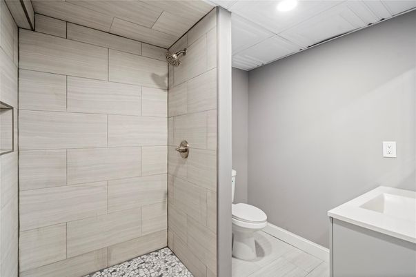 Bathroom, Interior, Recessed Lighting