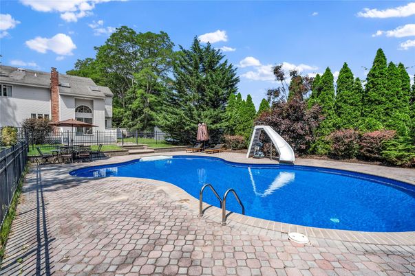 Exterior, Playground, Pool