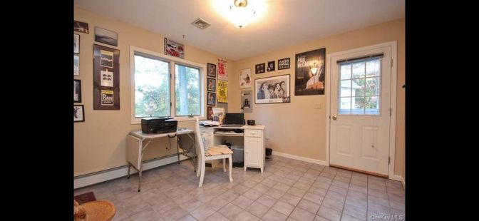 Home Office, Interior