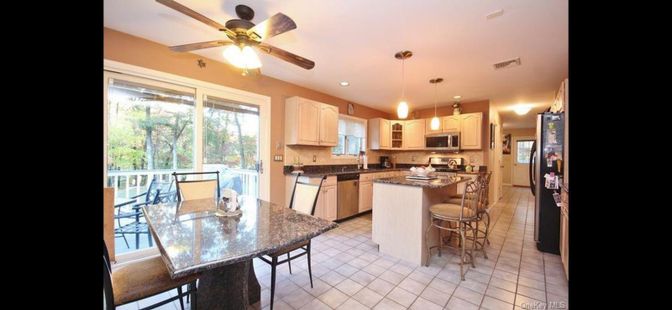 Dining room, Interior, Kitchen, Pendant Lights, Recessed Lighting, Stainless Steel Appliances
