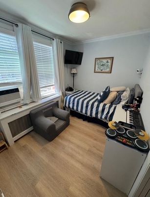 Bedroom, Fitness Equipment, Interior, Wood Texture Flooring