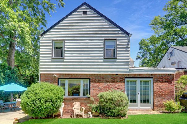 Exterior, Facade, Brick Facade, Split Level