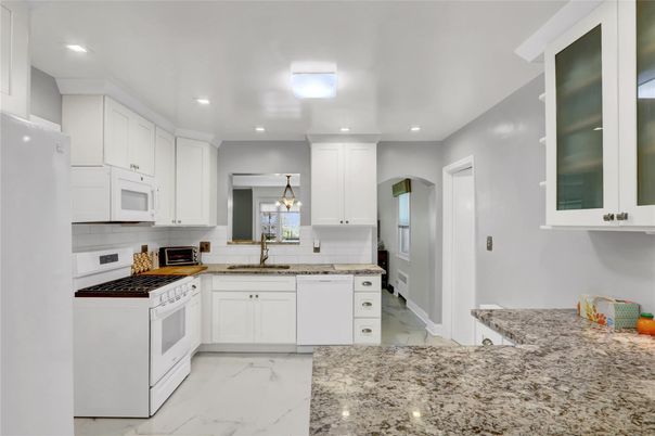 Interior, Kitchen, Marble, Pendant Lights, Recessed Lighting