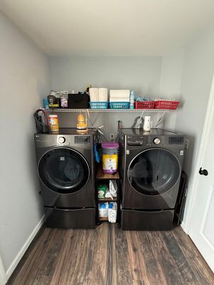 Interior, Utility Closets, Washer, Wood Texture Flooring