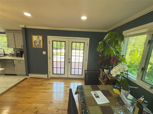 Dining room, Interior, Kitchen, Recessed Lighting, Wood Texture Flooring