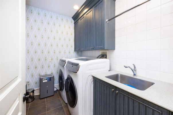 Interior, Recessed Lighting, Washer