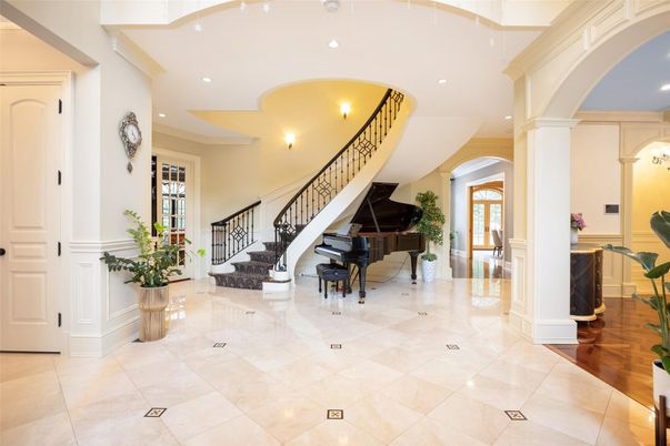 Interior, Piano, Recessed Lighting, Wood Texture Flooring
