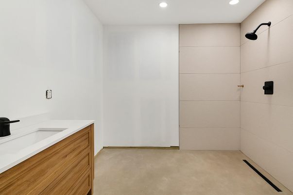 Bathroom, Interior, Recessed Lighting