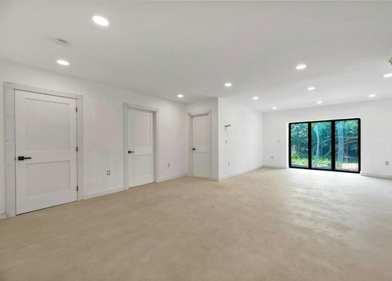 Empty room, Interior, Recessed Lighting