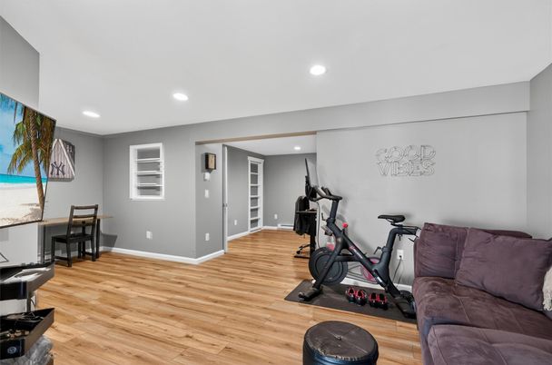 Fitness Equipment, Interior, Recessed Lighting, Wood Texture Flooring