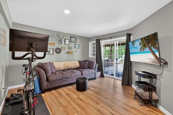 Fitness Equipment, Interior, Recessed Lighting, Wood Texture Flooring