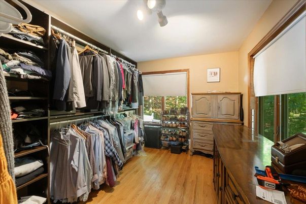 Interior, Walk-in Closets, Wood Texture Flooring