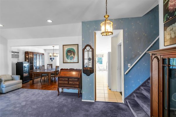 Chandelier, Dining room, Interior, Pendant Lights, Recessed Lighting, Wood Texture Flooring