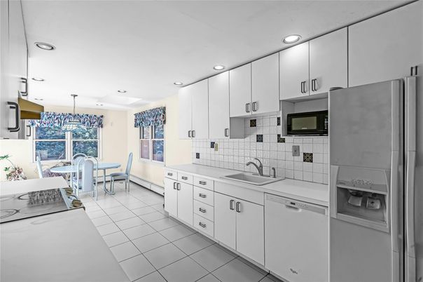 Dining room, Interior, Kitchen, Recessed Lighting