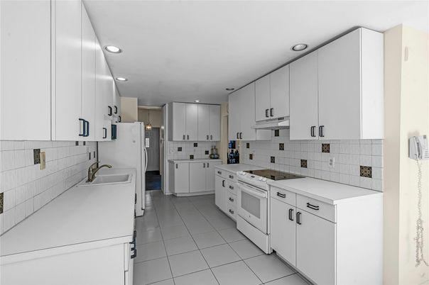 Interior, Kitchen, Recessed Lighting
