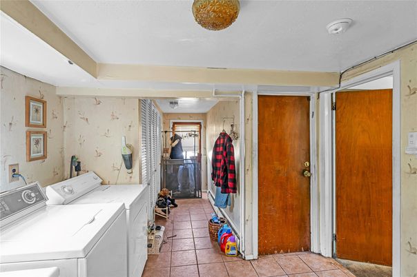 Interior, Washer