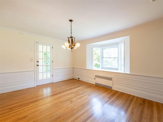 Chandelier, Empty room, Interior, Wood Texture Flooring