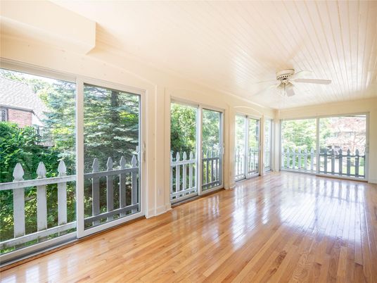 Empty room, Interior, Sun Room, Wood Texture Flooring