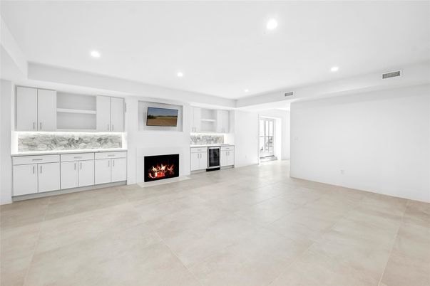 Empty room, Fireplace, Interior, Kitchen, Recessed Lighting