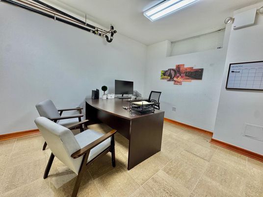 Home Office, Interior