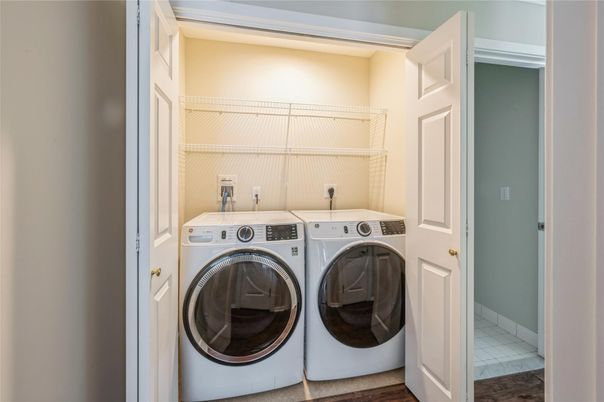 Interior, Utility Closets, Washer, Wood Texture Flooring