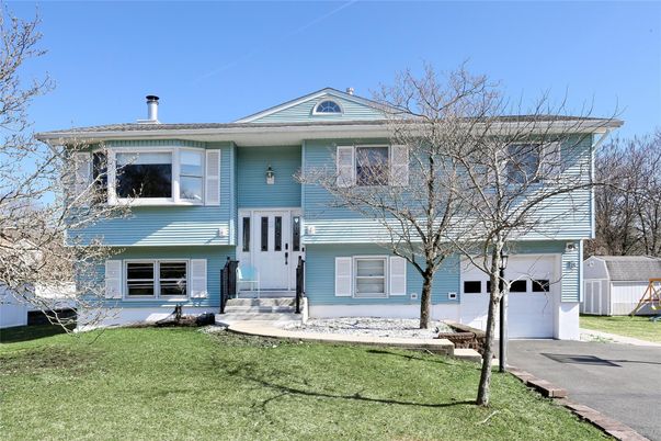 Attached, Exterior, Facade, Raised Ranch