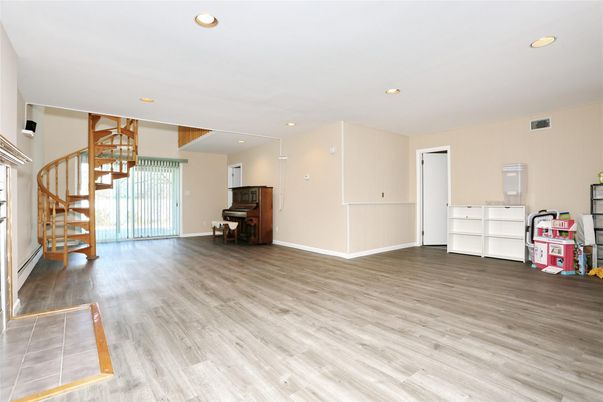 Empty room, Interior, Piano, Recessed Lighting, Wood Texture Flooring
