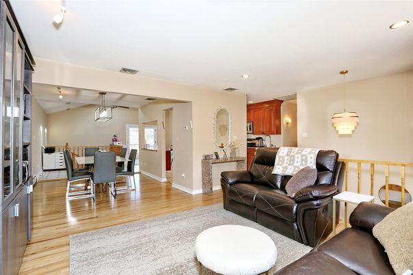 Dining room, Interior, Kitchen, Living room, Pendant Lights, Recessed Lighting, Wood Texture Flooring
