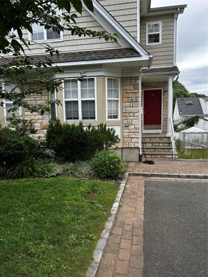 Exterior, Facade, American Craftsman