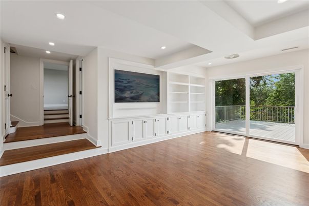 Empty room, Interior, Recessed Lighting, Wood Texture Flooring